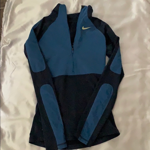 Nike Tops - Nike womens 1/2 zip pullover Dri fit
